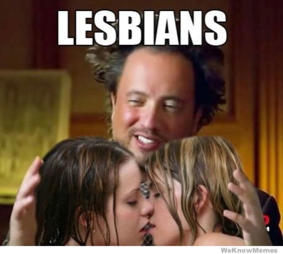 Messy lesbians fan image