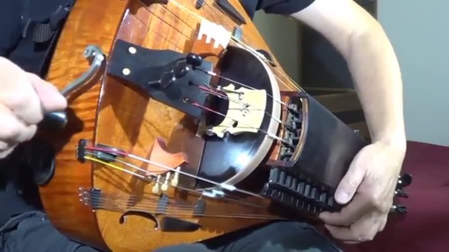 Hurdy Gurdy snippets with sound. .. so I can basically have a band in the palm of my hands?