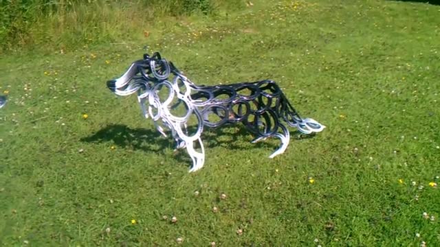 horse shoe dogs. .