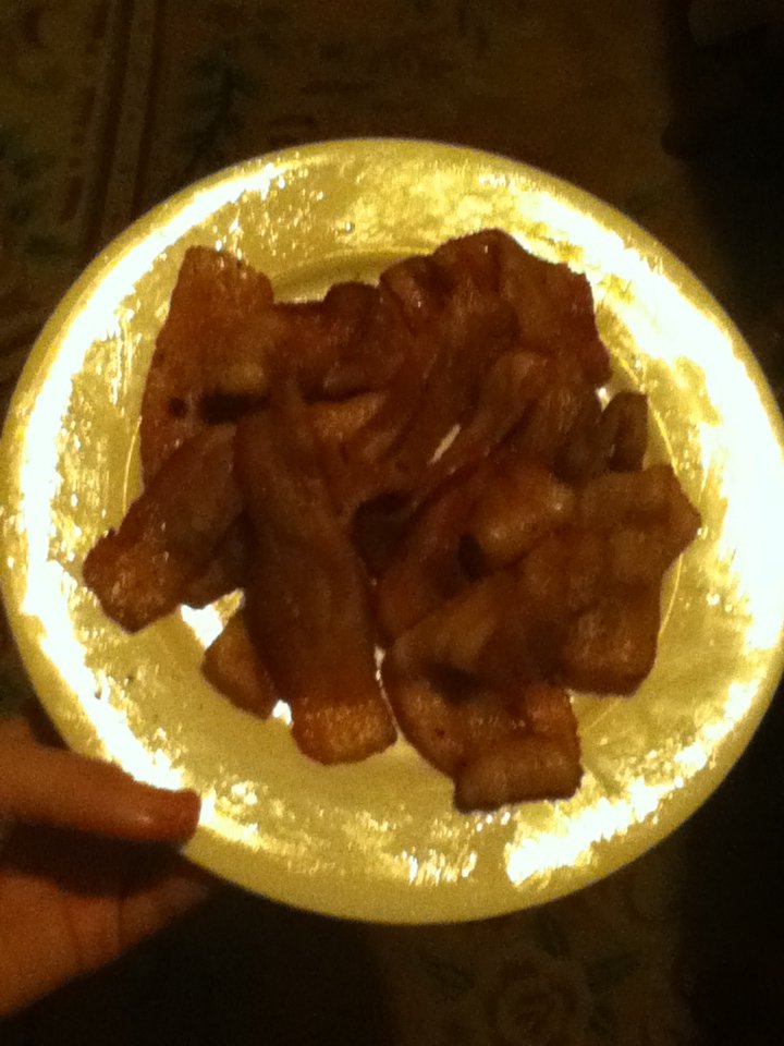 Heaven Bacon. I made this like 3 nights ago and took a picture of it on my ipod :3 The plate looked gold for some reason and the bacon was perfect! It looked so