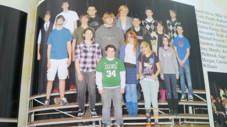 When you see me. pretty epic photobomb in yearbook tags &gt;&gt;.. look at the unique snowflake in the front row. I bet she can't believe why Nicki Minaj is popular. what a true unique beauty.