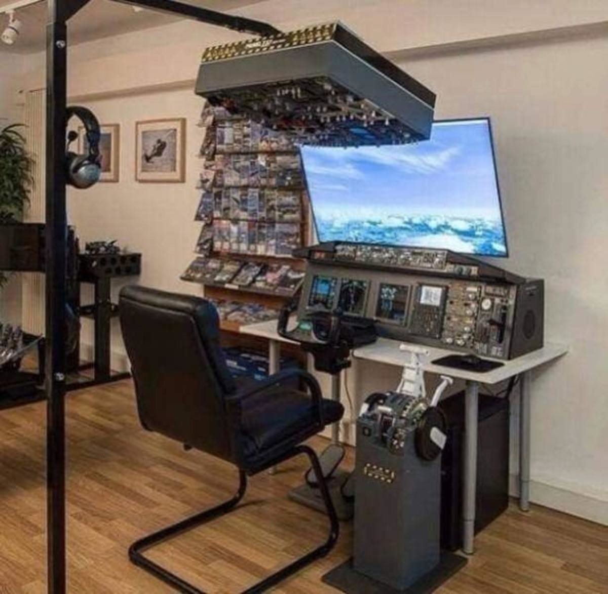 When you take flight sims too far.. join list: DailyVideoGameHumor (1519 subs)Mention History.. You throw like 2 more same sized monitors and you will never see me again. Id quit my job