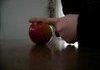 how to cut apple using only ur fist